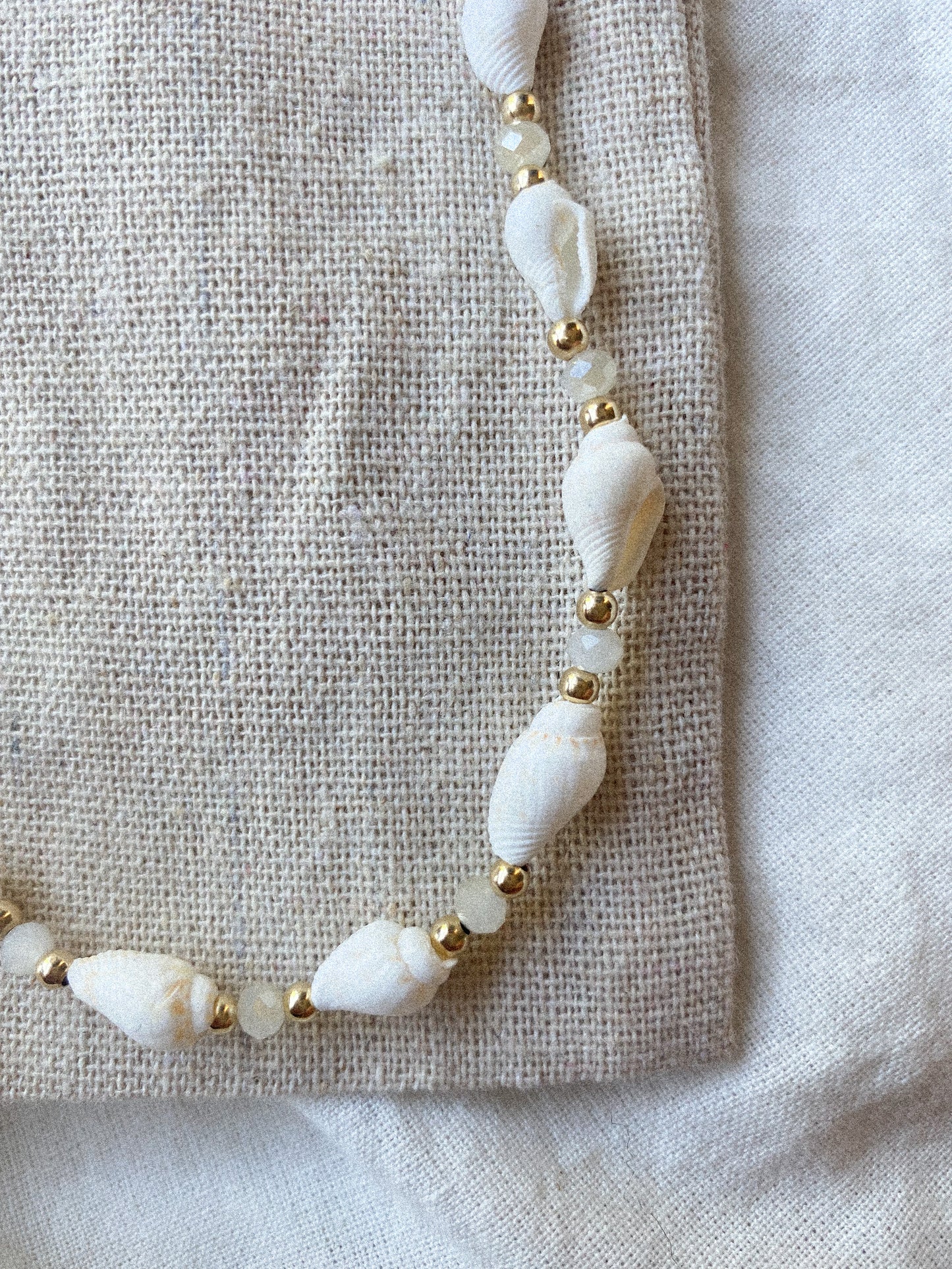 Sandy Choker